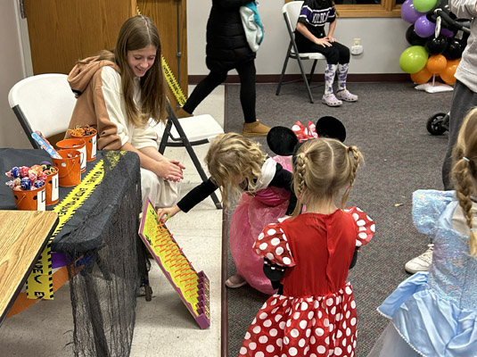 kids play games inside